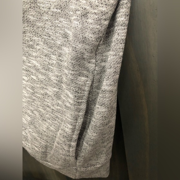 Forever 21 grey exercise long sleeve hooded sweatshirt - Picture 4 of 7